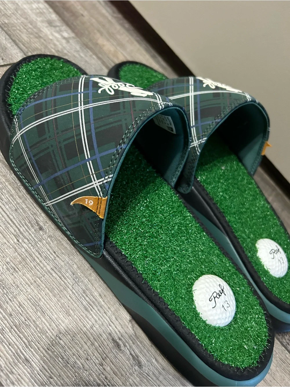 Reef Gold Tartan Green Plaid Slide Sandals grass turf insole Golf ball